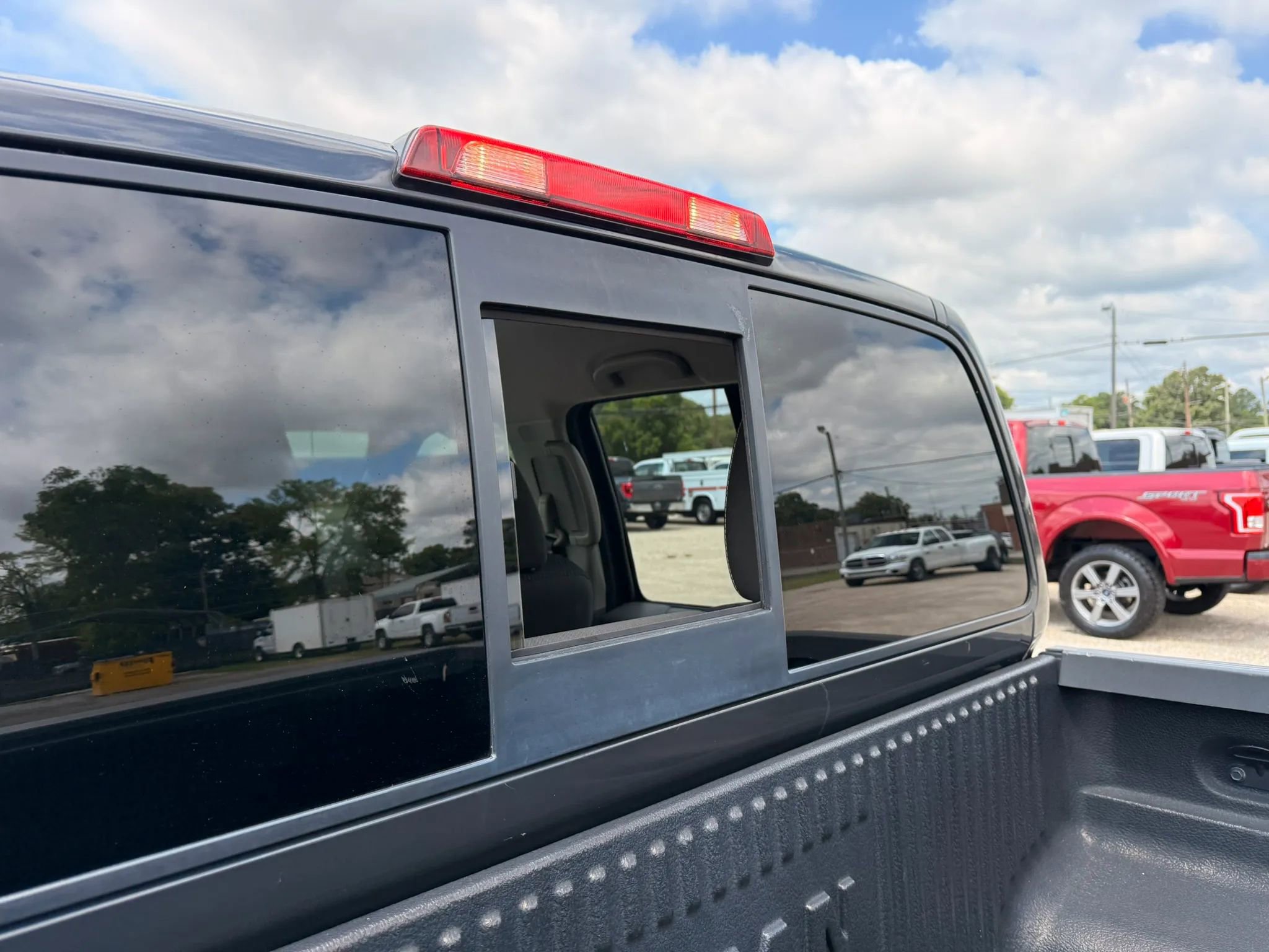 Used 2015 Nissan Frontier Desert Runner RWD image 13