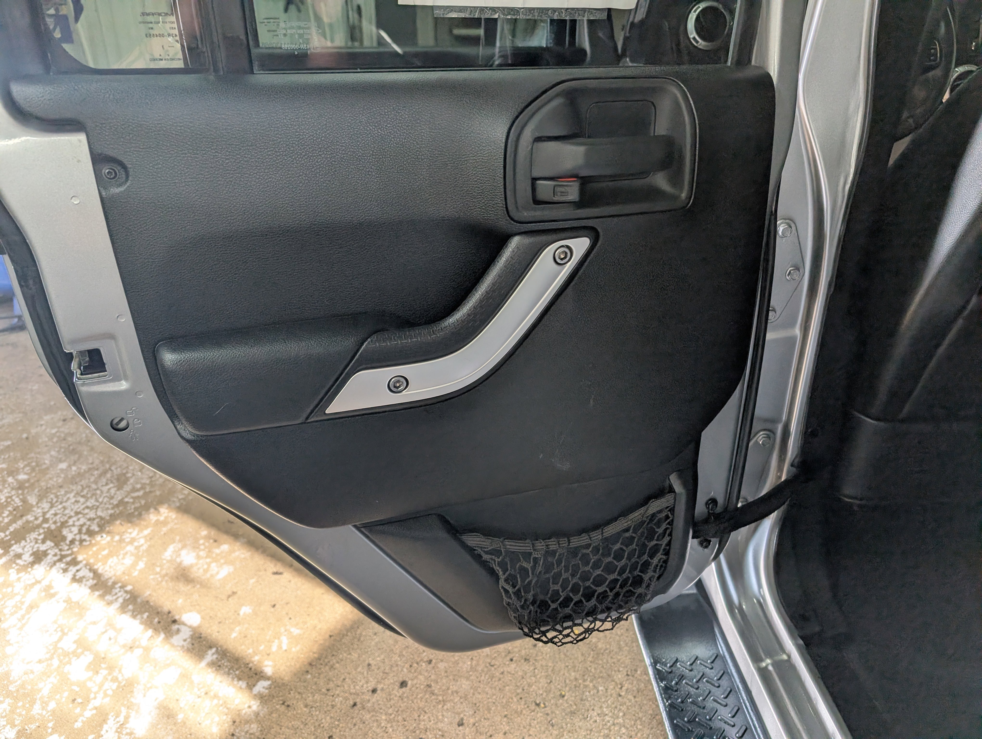 Used 2013 Jeep Wrangler Unlimited Sahara w/ Connectivity Group AWD/4WD image 8