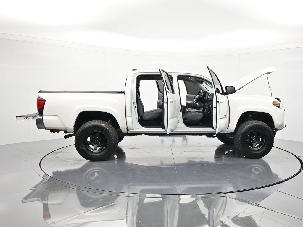 Used 2021 Toyota Tacoma SR5 AWD/4WD image 48