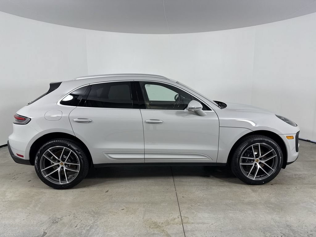 New 2026 Porsche Macan AWD/4WD image 8