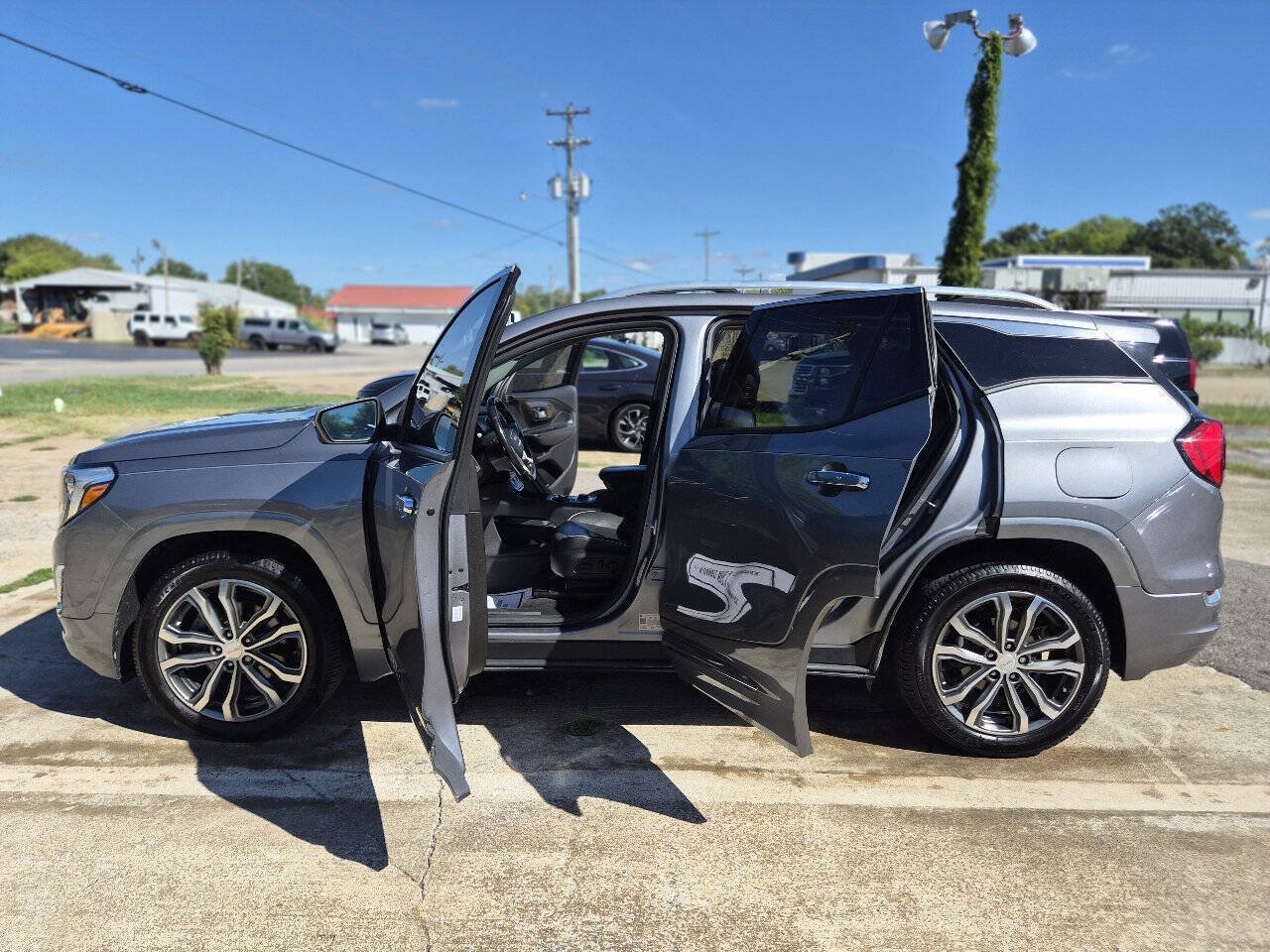 Used 2019 GMC Terrain Denali w/ Driver Alert Package II AWD/4WD image 20