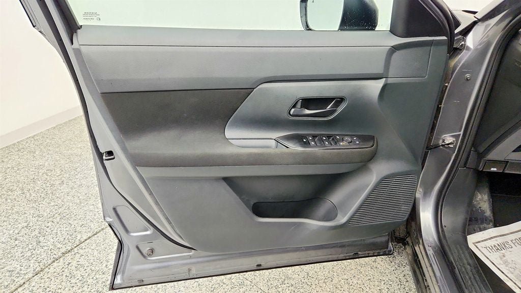 Used 2025 Nissan Kicks S FWD image 10