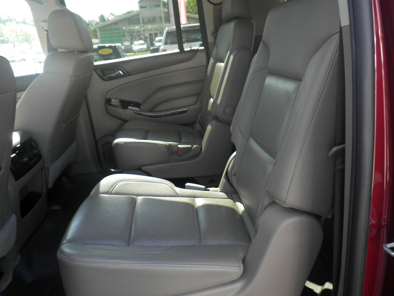 Used 2018 GMC Yukon XL SLT w/ Premium Edition image 19