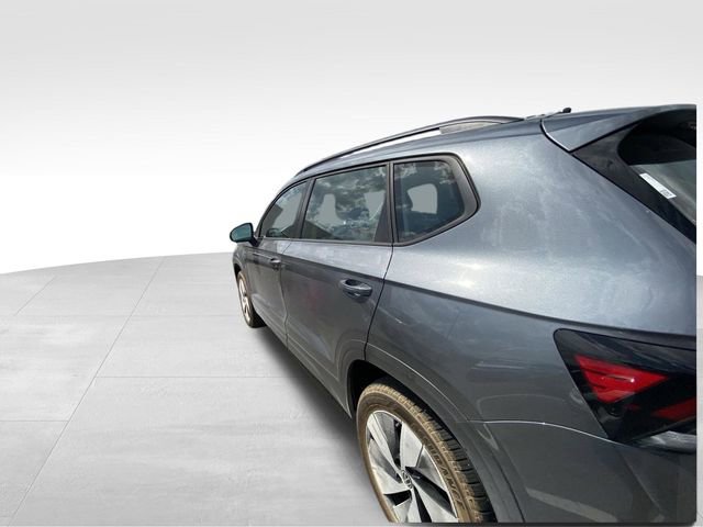 Used 2025 Volkswagen Taos S image 6