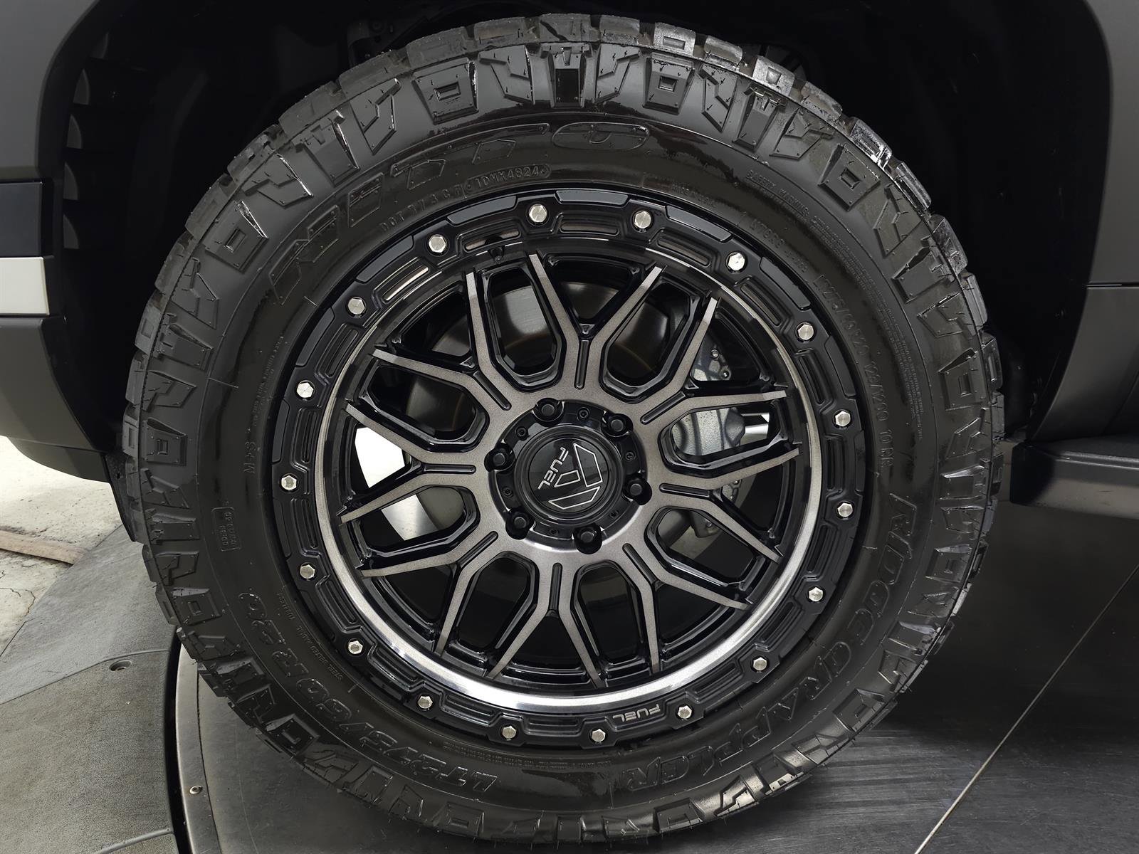 Used 2025 Lexus GX 550 AWD/4WD image 13