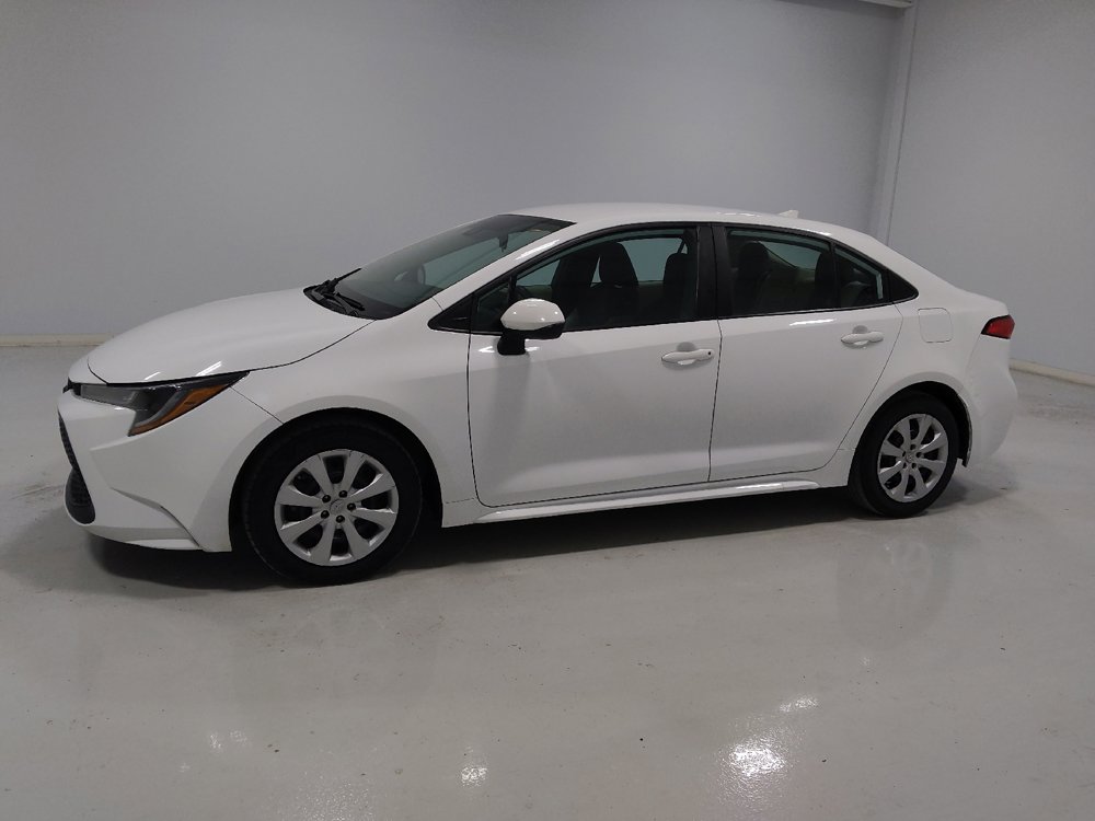 Used 2022 Toyota Corolla LE image 2