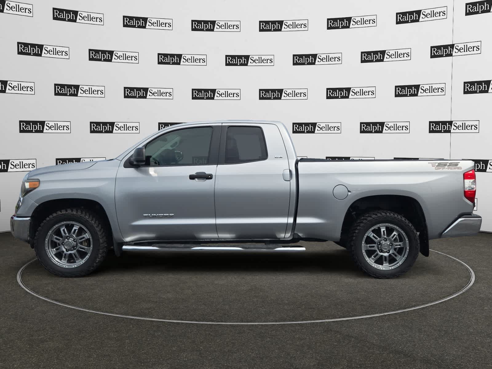 Used 2018 Toyota Tundra SR5 RWD image 3