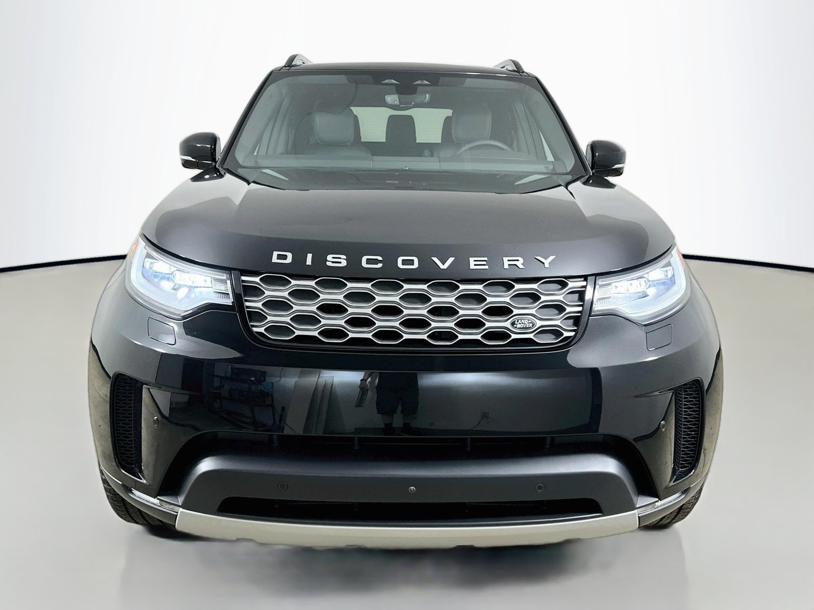 New 2026 Land Rover Discovery S AWD/4WD image 2