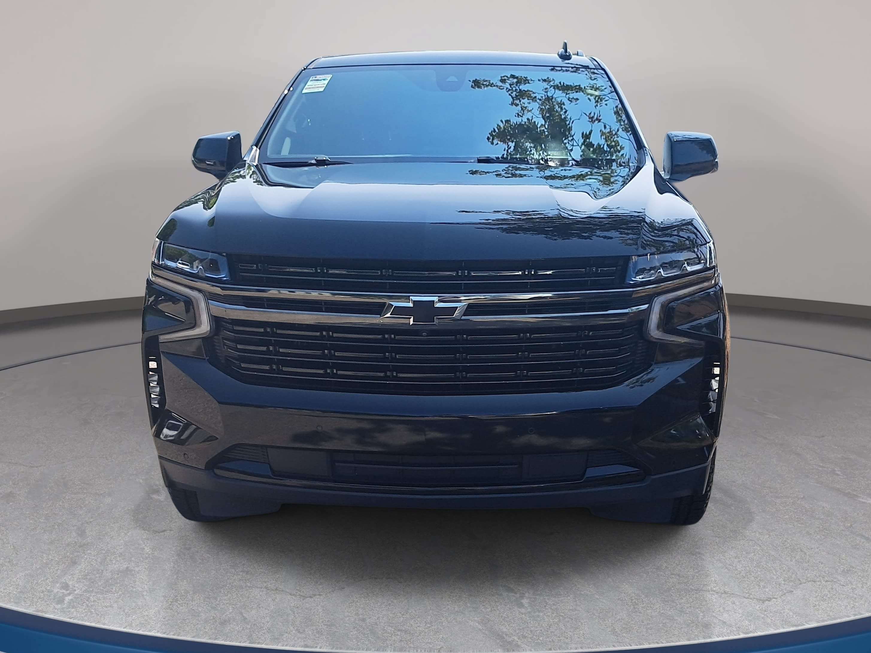Used 2021 Chevrolet Suburban RST w/ Luxury Package AWD/4WD image 2