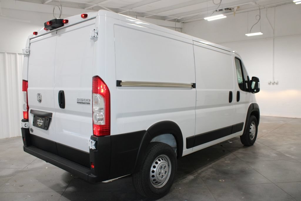 Used 2025 RAM ProMaster 2500 w/ Convenience Group FWD image 9