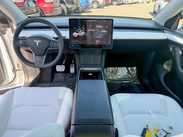 Used 2024 Tesla Model Y Performance image 27
