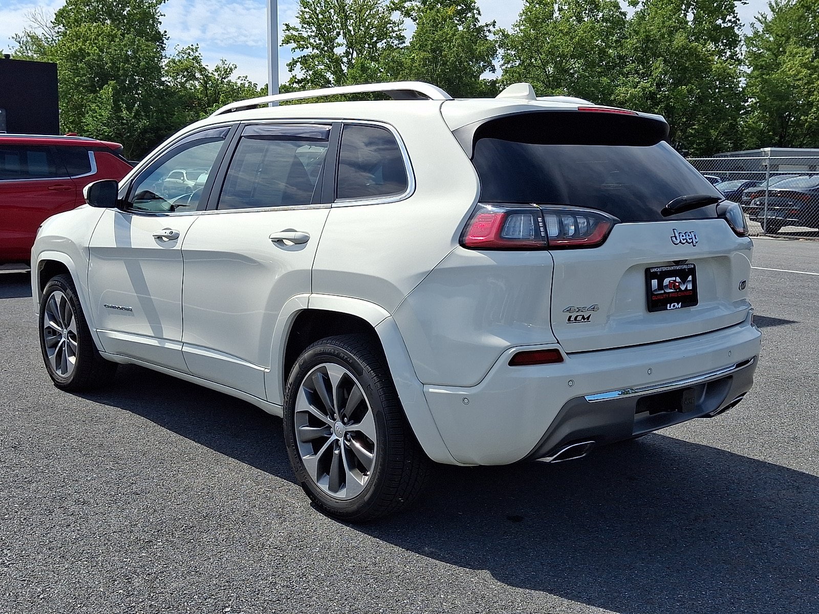 Used 2019 Jeep Cherokee Overland w/ Technology Group AWD/4WD image 8