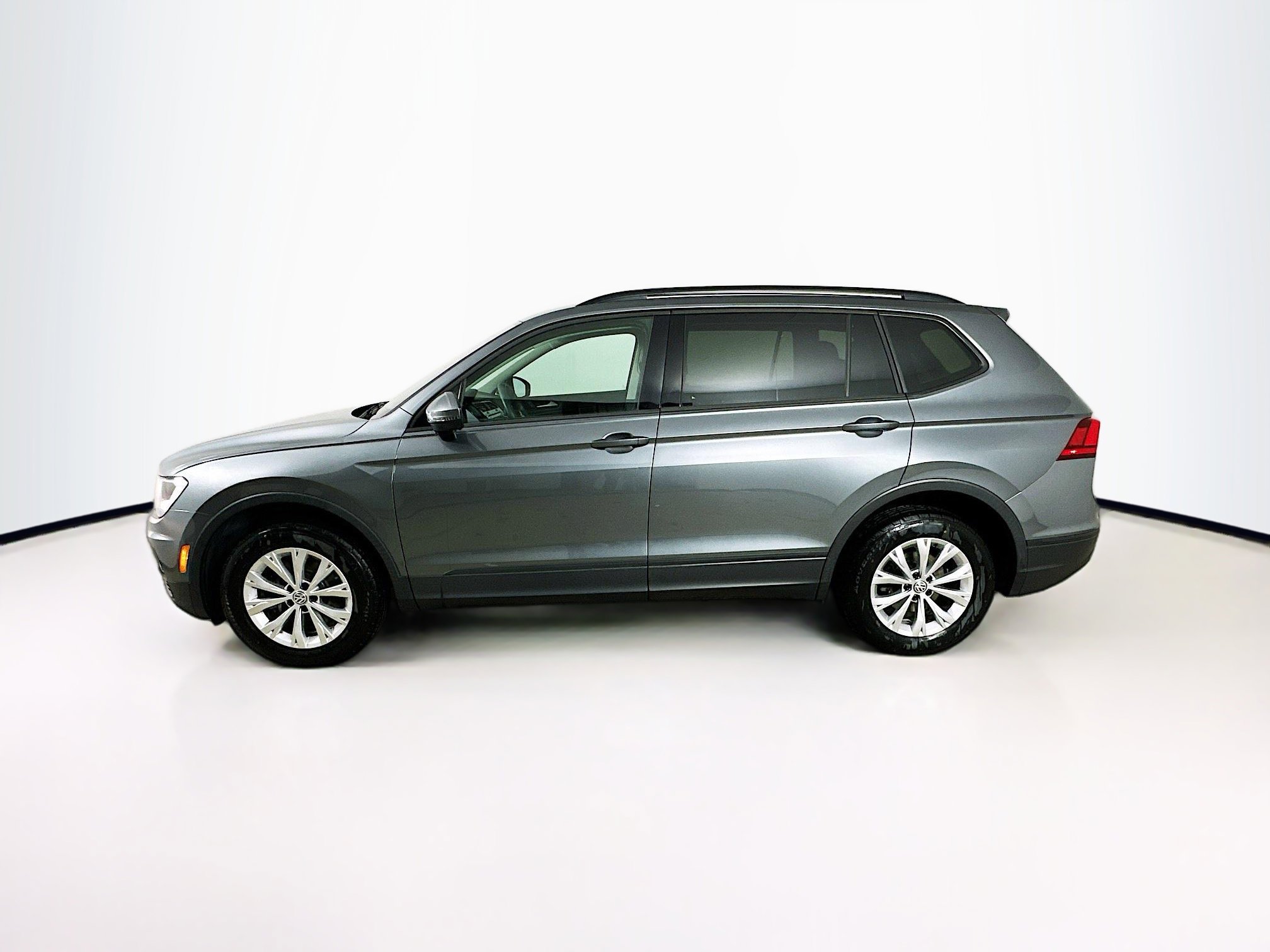 Used 2018 Volkswagen Tiguan S image 9