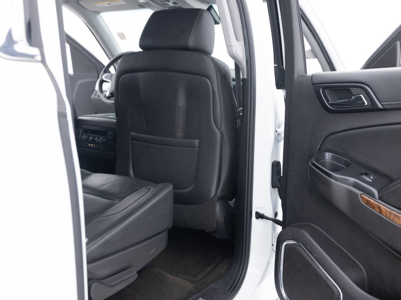 Used 2015 Chevrolet Suburban LTZ image 34