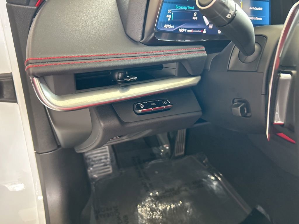 Used 2021 Chevrolet Corvette Stingray Preferred Cpe w/ Chrome Exterior Badge Package image 37