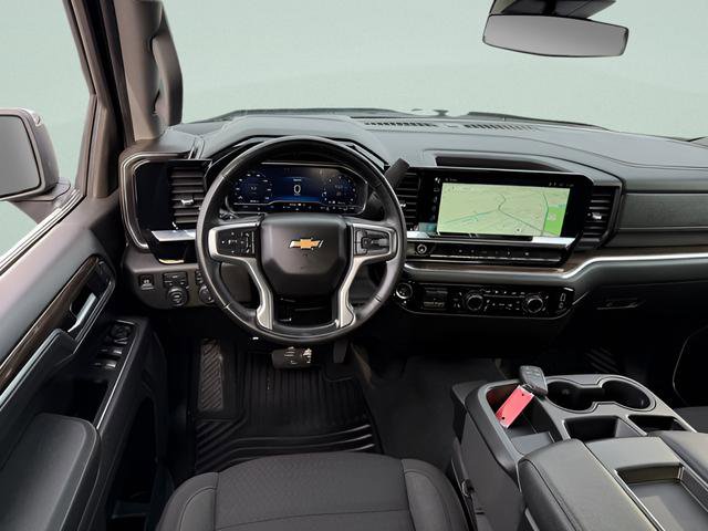 Used 2025 Chevrolet Silverado 1500 LT AWD/4WD image 6