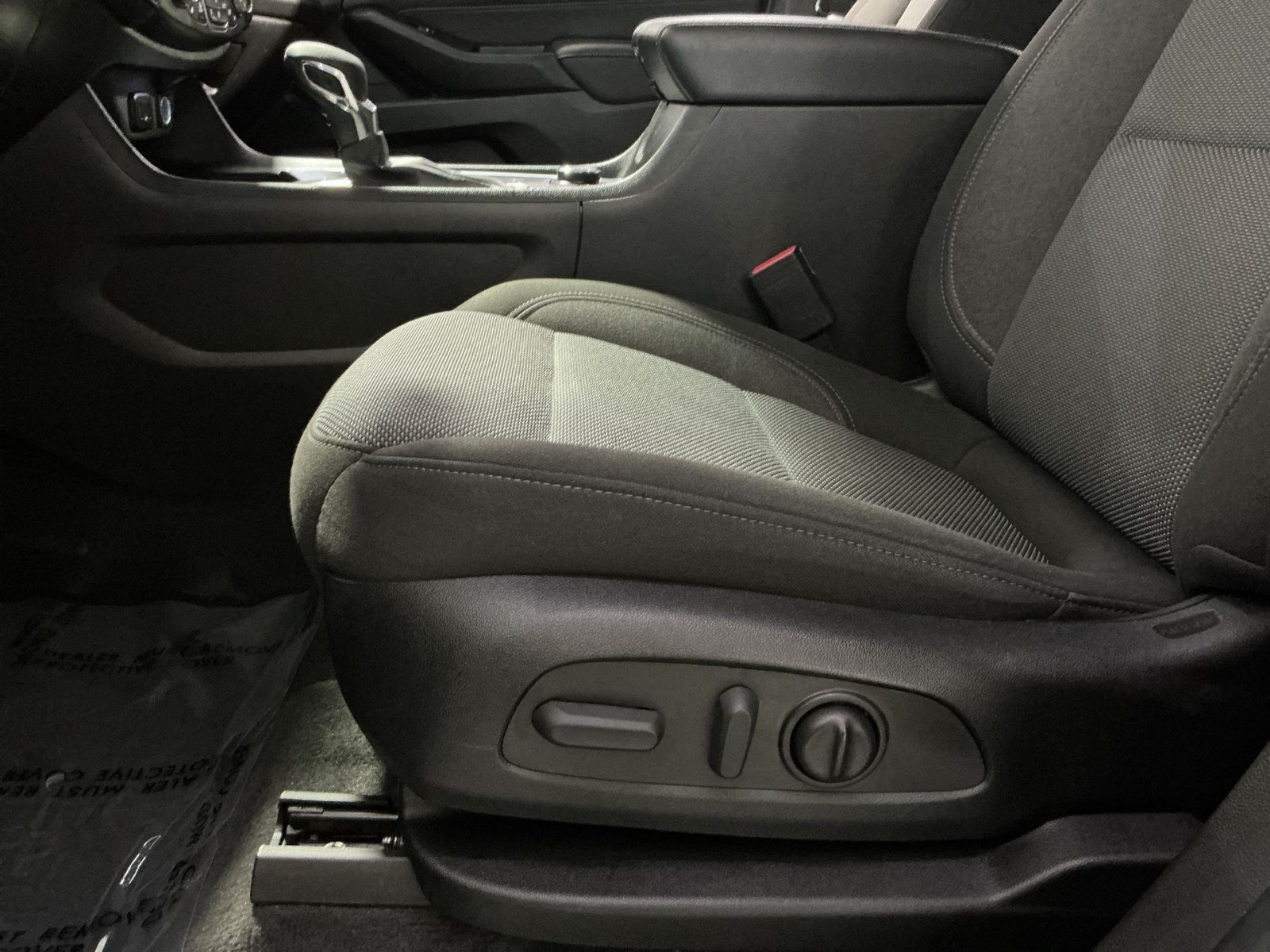 Used 2023 Chevrolet Traverse LT FWD image 15