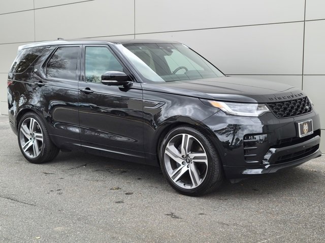 Used 2024 Land Rover Discovery Dynamic SE image 6