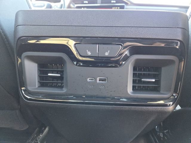 Used 2024 GMC Sierra 2500 AT4 w/ Technology Package AWD/4WD image 19