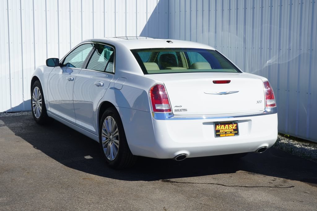 Used 2013 Chrysler 300 AWD w/ Driver Convenience Group image 4