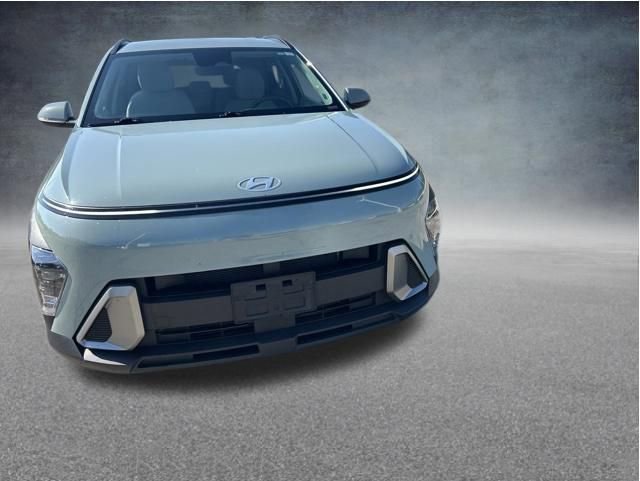 Used 2024 Hyundai Kona SEL AWD/4WD image 2