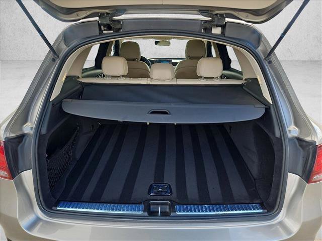 Used 2020 Mercedes-Benz GLC 300 image 6
