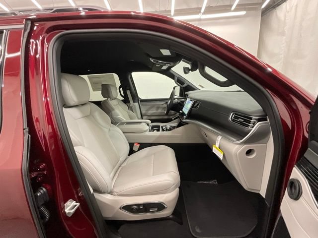 New 2026 Jeep Grand Wagoneer L Limited AWD/4WD image 23