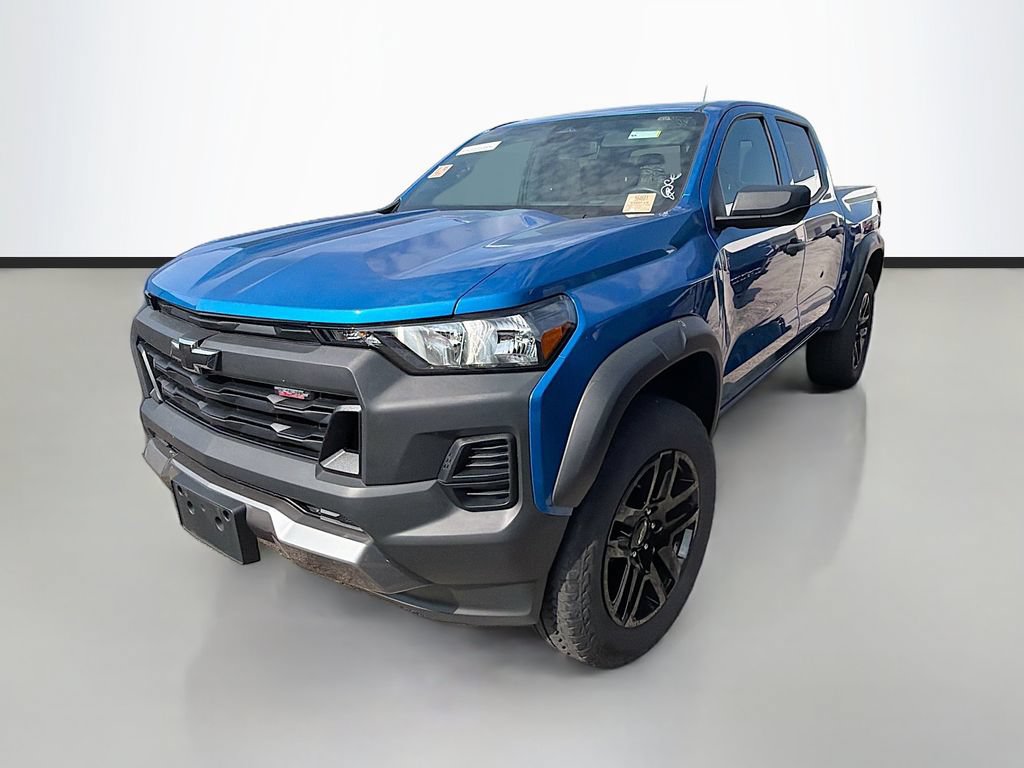 Used 2024 Chevrolet Colorado Trail Boss w/ Advanced Trailering Package AWD/4WD image 5