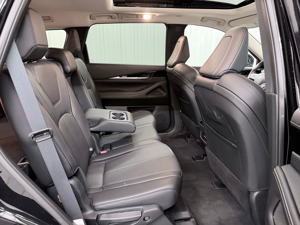 Certified 2025 INFINITI QX60 Pure image 37