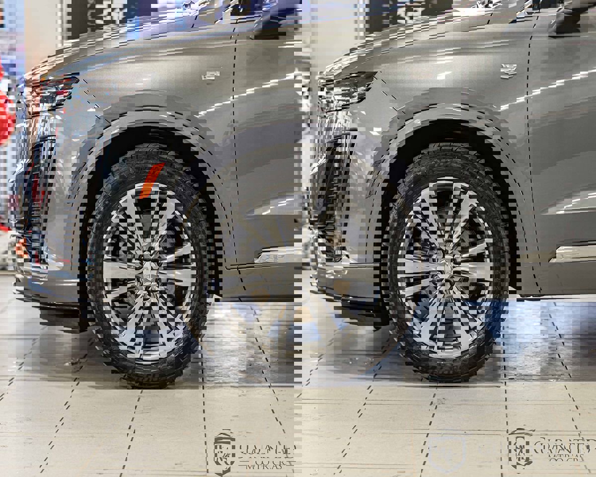 Used 2022 Cadillac XT6 Premium Luxury image 6