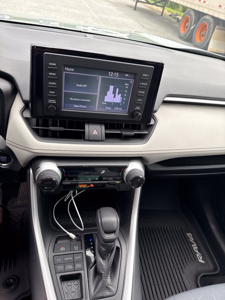 Used 2019 Toyota RAV4 XLE AWD/4WD image 11