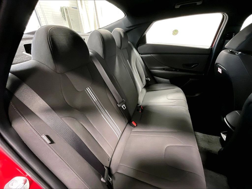 Certified 2025 Hyundai Elantra Sport FWD image 16