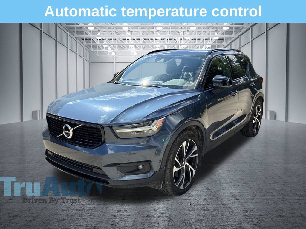Used 2022 Volvo XC40 T5 R-Design w/ Advanced Package AWD/4WD image 3