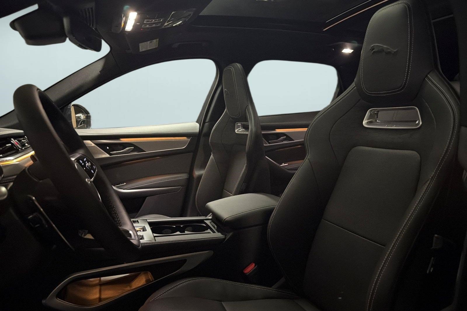 New 2026 Jaguar F-PACE R-Dynamic S AWD/4WD image 23