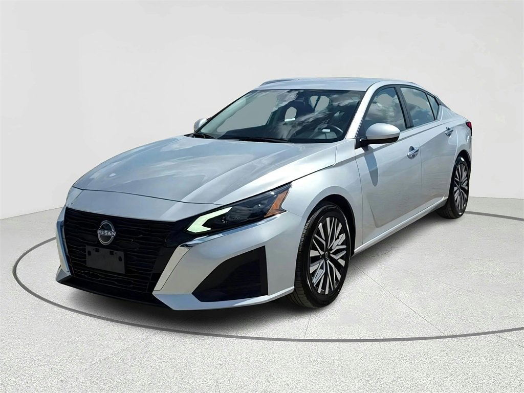 Used 2023 Nissan Altima 2.5 SV