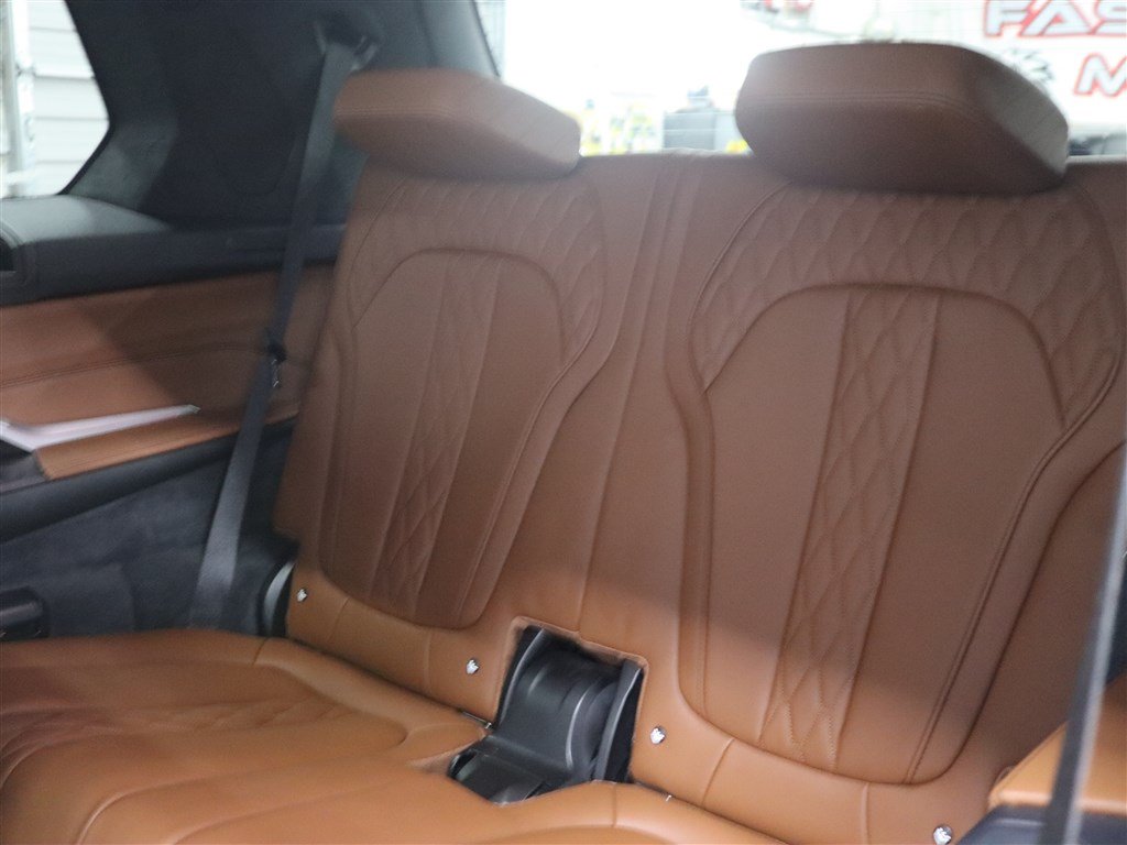 Used 2023 BMW X7 xDrive40i w/ Executive Package AWD/4WD image 21
