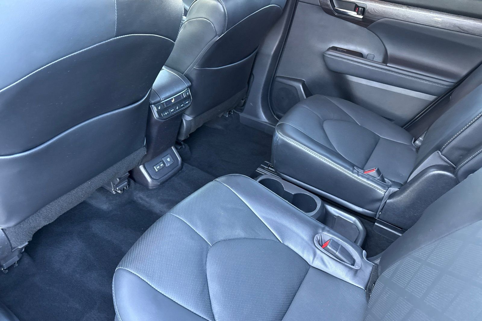 Certified 2022 Toyota Highlander Platinum image 15