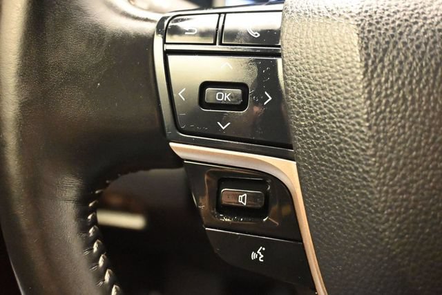 Used 2024 Toyota Crown AWD/4WD image 19
