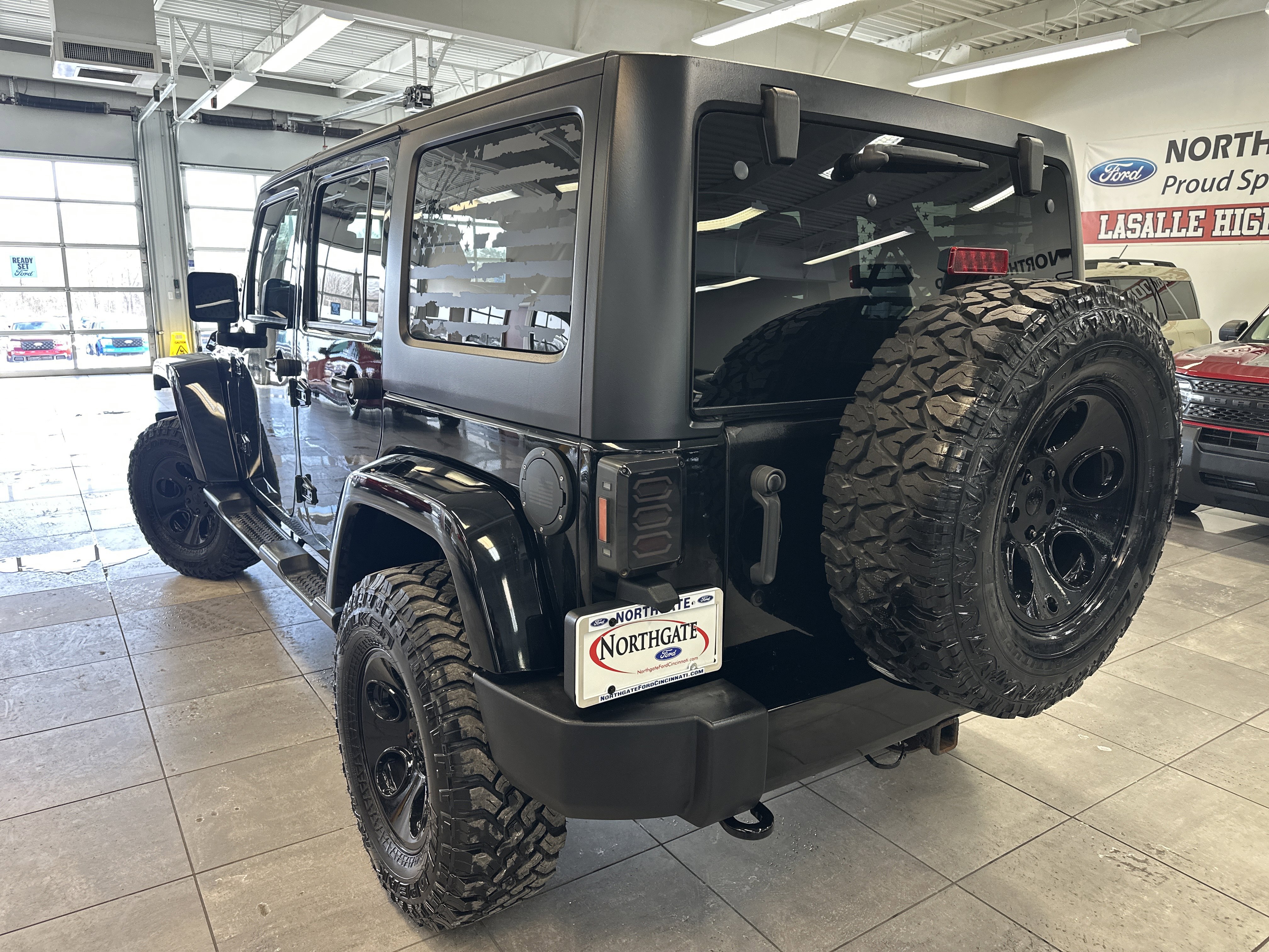 Used 2016 Jeep Wrangler Unlimited Sahara w/ Dual Top Group image 14