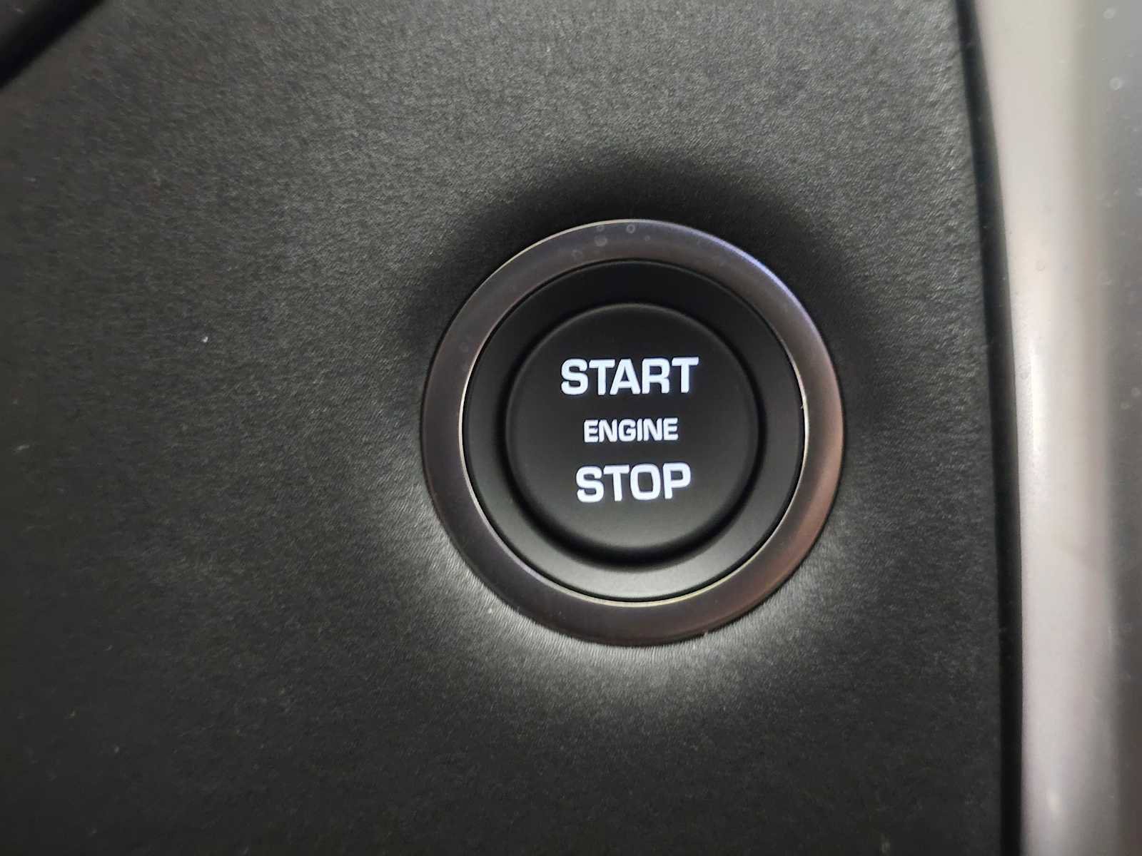 New 2026 Land Rover Discovery S image 33