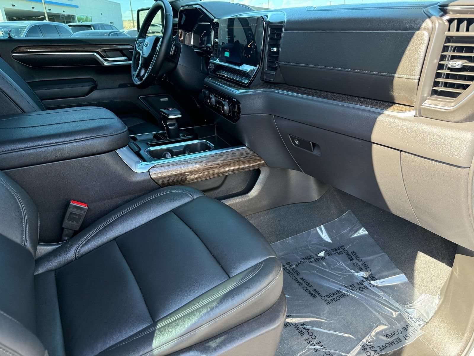 Used 2024 Chevrolet Silverado 1500 LT Trail Boss w/ Convenience Package II AWD/4WD image 30