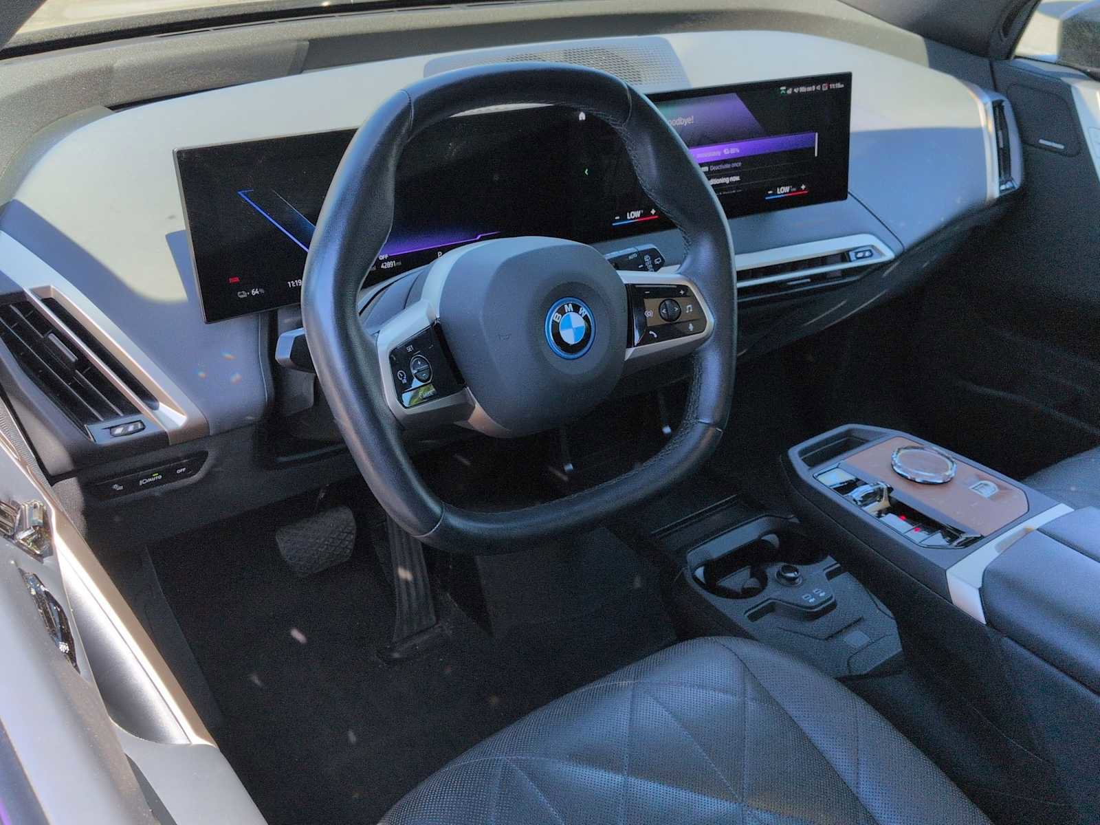Certified 2022 BMW iX xDrive50 w/ Premium Package AWD/4WD image 10
