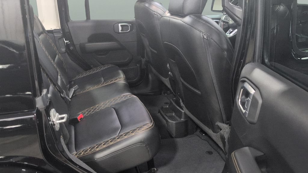 Used 2023 Jeep Wrangler Unlimited Sahara AWD/4WD image 22