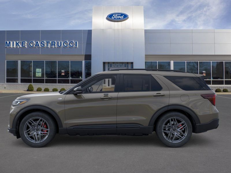 New 2026 Ford Explorer ST-Line w/ ST-Line Street Pack AWD/4WD image 3