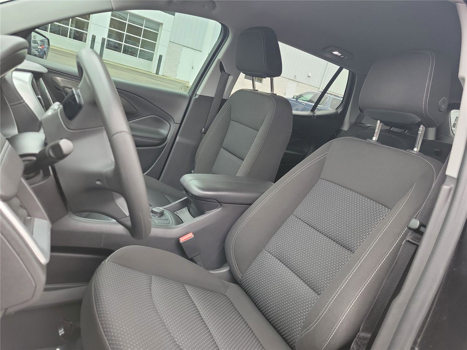 Used 2024 GMC Terrain SLE image 15