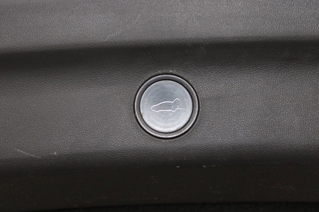 Used 2021 Tesla Model Y Long Range image 14