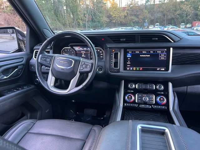 Used 2021 GMC Yukon Denali w/ Denali Premium Package image 18