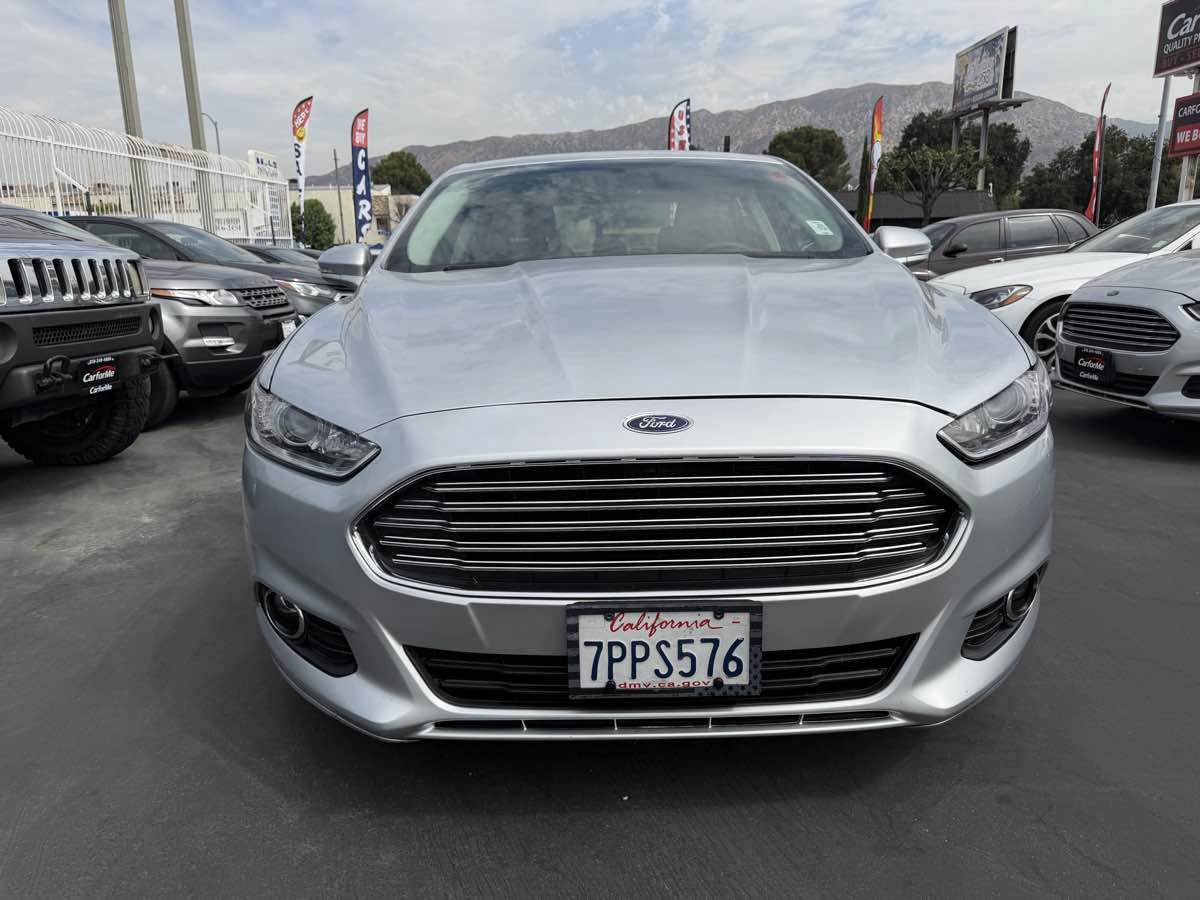 Used 2016 Ford Fusion SE w/ Equipment Group 502A FWD image 2