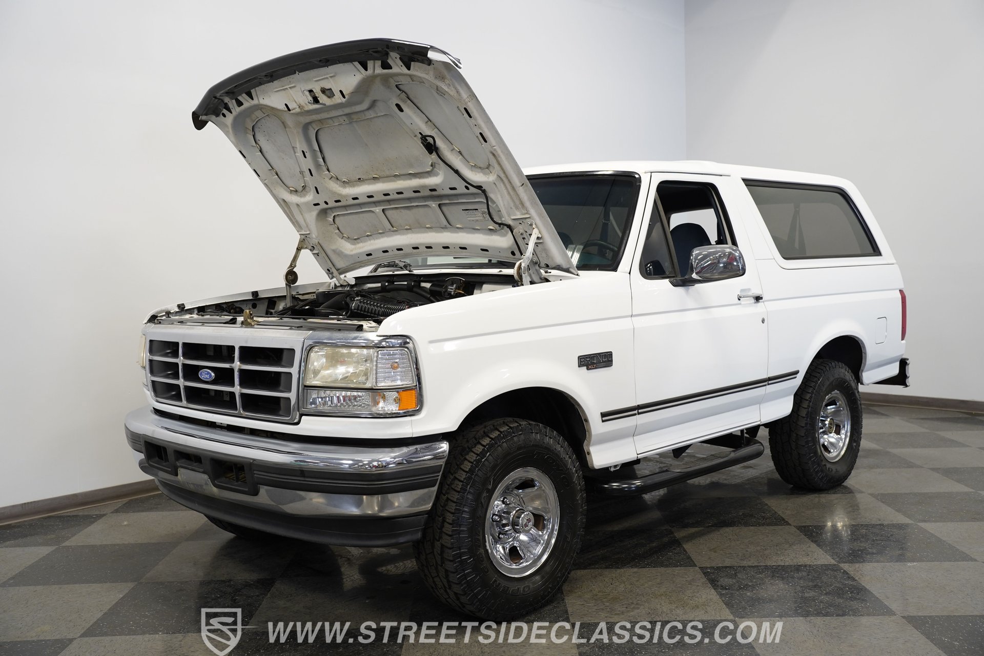 Used 1996 Ford Bronco XLT AWD/4WD image 38