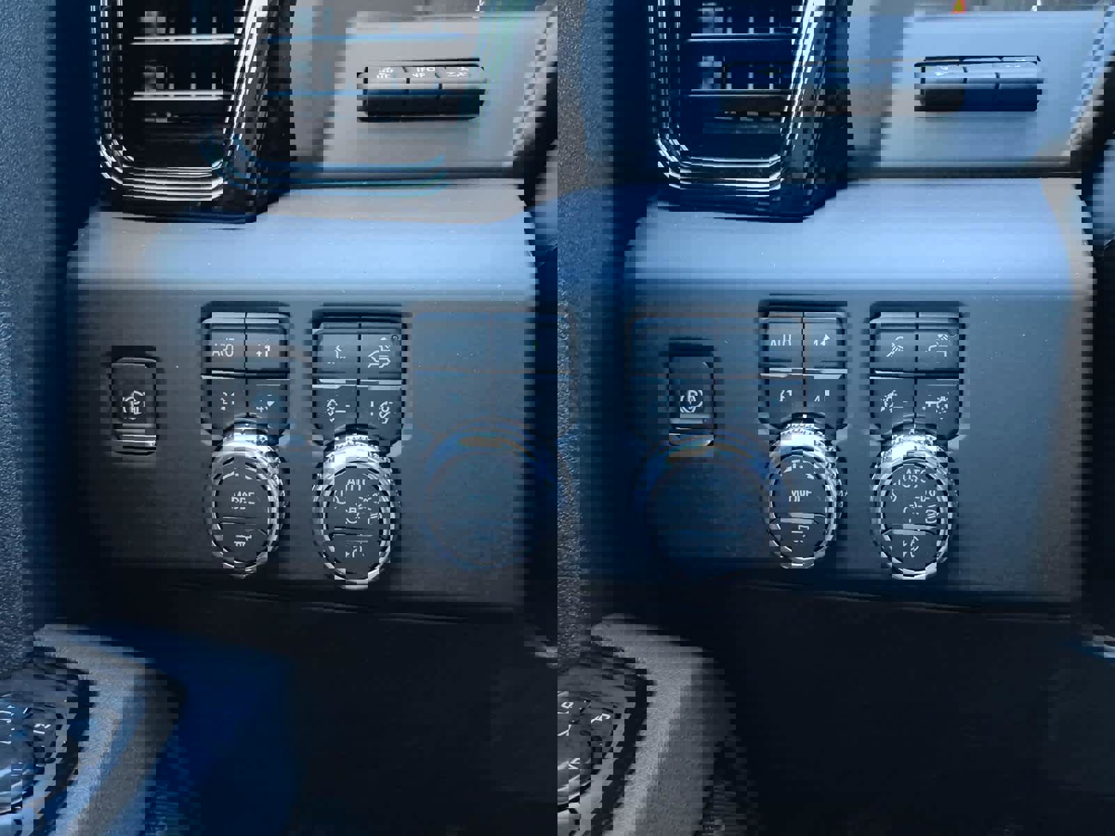 New 2026 GMC Sierra 1500 AT4 w/ AT4 Premium Package image 15